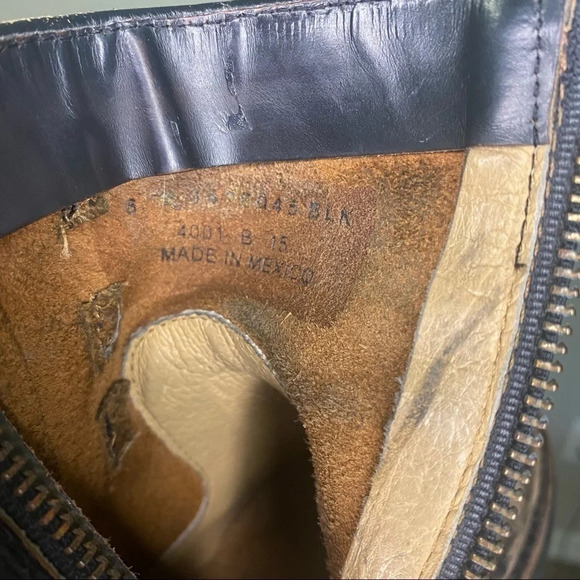 frye Veronica Belted Distressed Short Boots. Size 6 - Picture 9 of 16